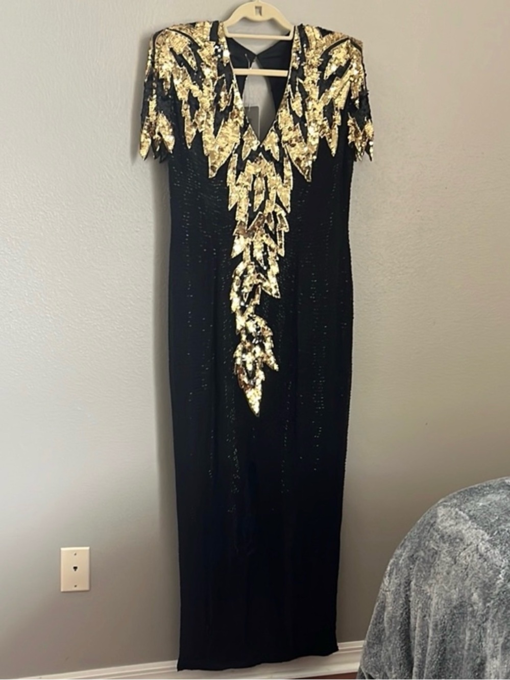 Black and Gold Maxi Gown with Flutter Sleeves and V-Neck for Cocktail